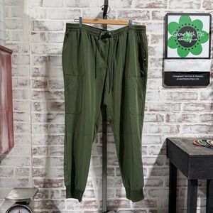 Beyond scrubs Olive Green Jogger Pants women’s large